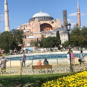 Otel Bachos, İstanbul